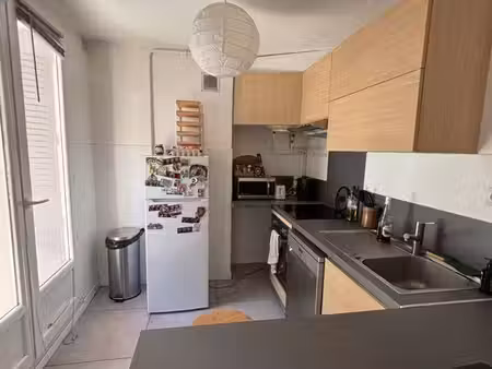 t3 meublé 48 m² – 2 chambres – balcon + parking + cave