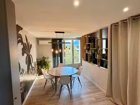 t2 meublé lumineux de 61m² - balcon  cave  parking à pont-de-claix