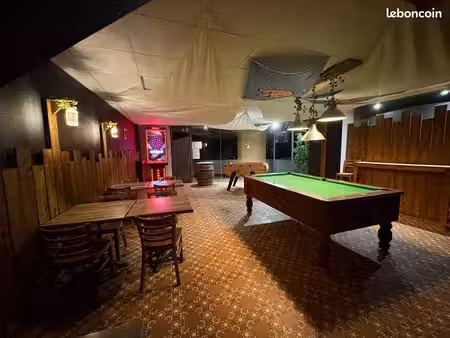 bar