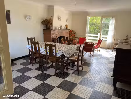 maison mitoyenne 4 ch terrain 600 m2