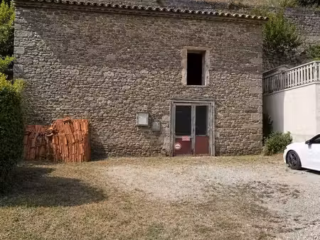 entre lyon et st etienne maison en pierre a rehabiliter  avec pc obtenu  sur 724m² terain