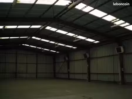 local commercial 600 m²