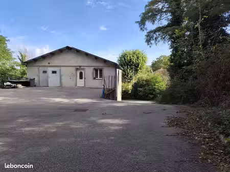 local 194 m² leyrieu