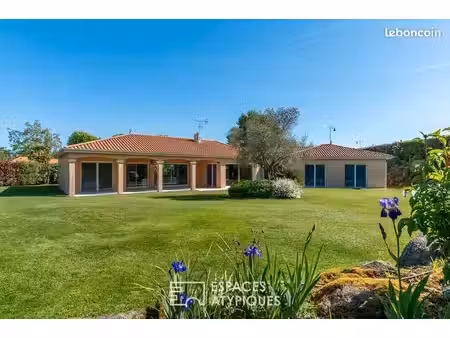 maison 9 pièces 211 m²