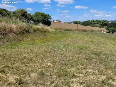 terrain constructible viabilisé 2497m²