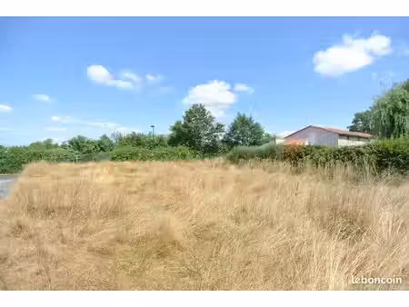 terrain constructible de 528 m²