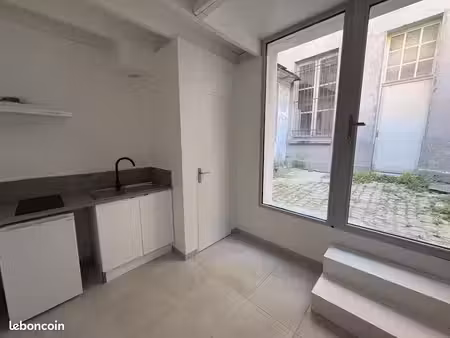 studio 1 pièce 10 m²