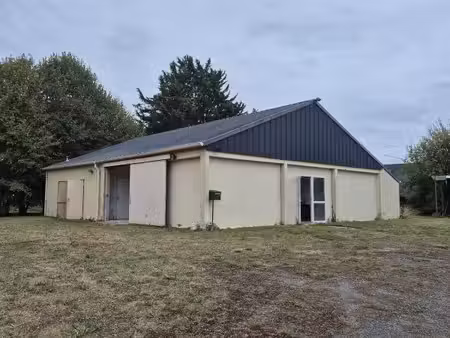 maison vetuste et entrepot 180m2