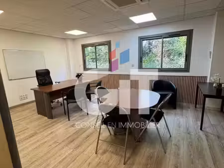 bureau 160 m²