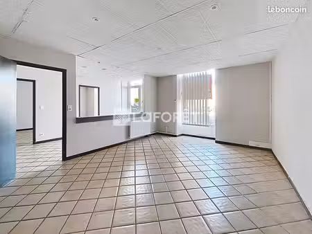 local commercial 48 m² langres