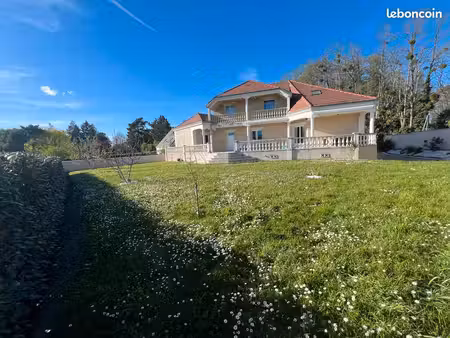 maison 250 m²