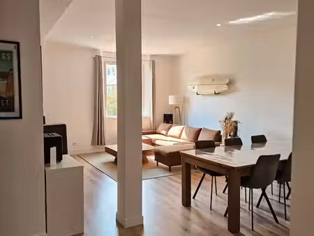 appartement en duplex 4 pièces de 90 m² (118 m² au sol) – entièrement rénové