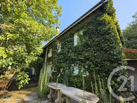 maison 8 pièces 272 m²