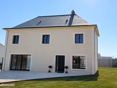 ensemble immobilier - maison + appartement t1 bis refait à neuf dans le bourg de st julien