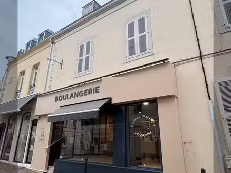 immeuble 295 m² a pornic – 3 appartements + 2 locaux commerciaux