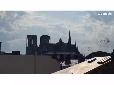 dernier étage 270m2  piscine et vue cathédrale