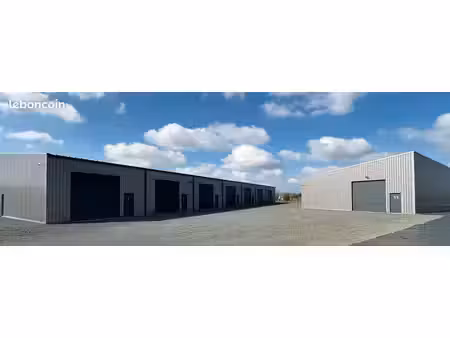 entrepôt / local / dépôt – 80 à 160 m²