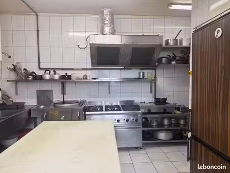 local 100 m² angers