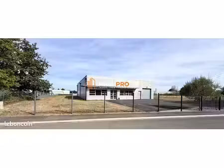 local 400 m² sèvremoine