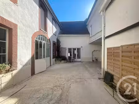 maison 7 pièces 179 m²
