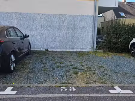place de parking sécurisée / 5 min à pied du marché de pornichet