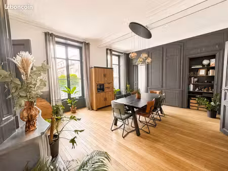 appartement 4 pièces 153 m²