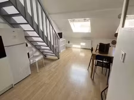 loue très joli et lumineux t2 en duplex - hyper centre de reims
