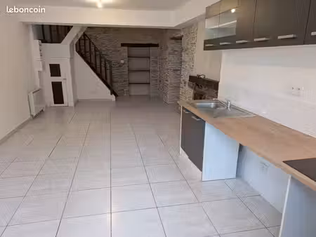 appartement t4 94 m2 avec jardin en plein bourg issé