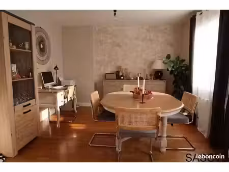 a louer - bel appartement 3 pieces avec beaux volumes