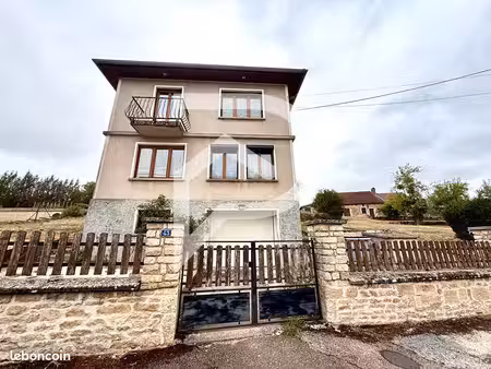propriété 4 pièces 82 m²