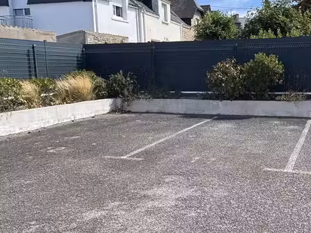 parking/box 1 pièce etel