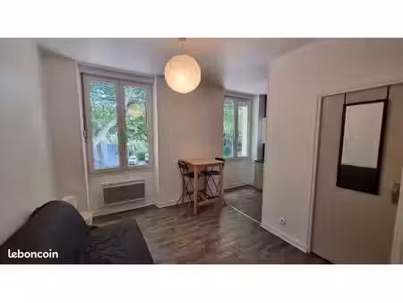 studio meublé