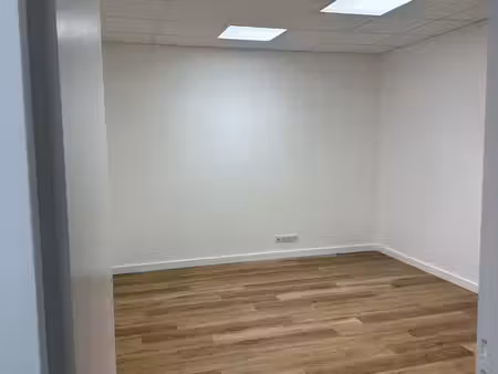 loue bureau 14m² climatisé
