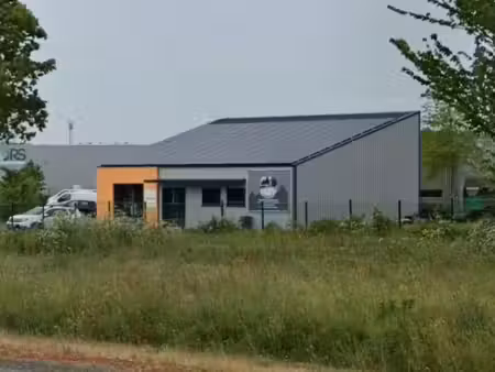 à louer – local artisanal 70 m² – rd117 axe nantes / vendée