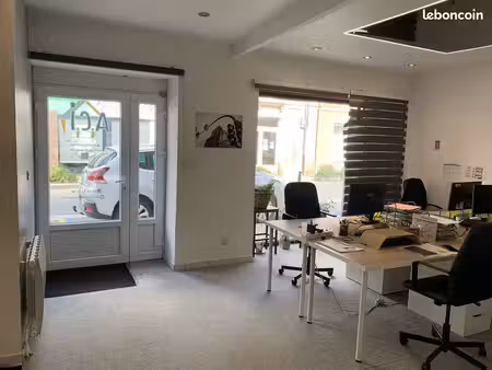 au coeur de nozay local commercial ou bureaux / location commerce avec vitrine