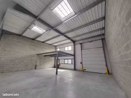 local d'activité et de stockage