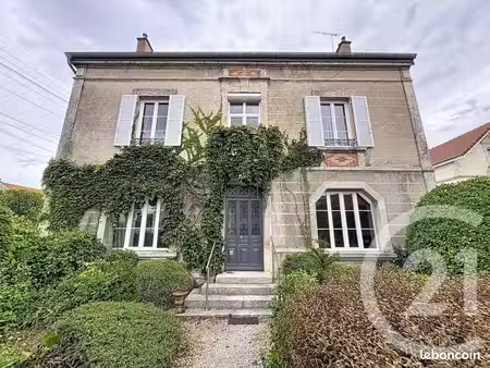 maison 11 pièces 286 m²