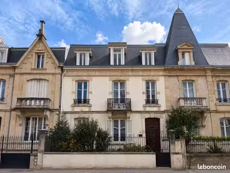 maison 9 pièces 250 m²