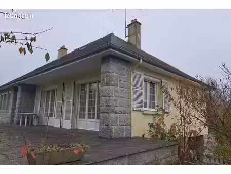 a vendre maison 5 pièces avec toutes les commodités d'une ville