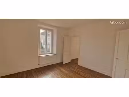 à louer – f3 rénové 67 m² – pont-à-mousson (place colombé)