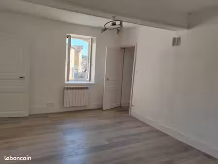 direct particulier maison de village 01140