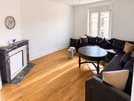 duplex f4 meublé 75m² – 3 chambres – vue cathédrale – jardin