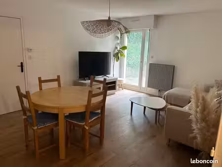 location f2 meublé avec terrasse