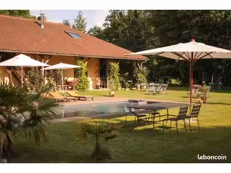 propriété 8 pièces 329 m²
