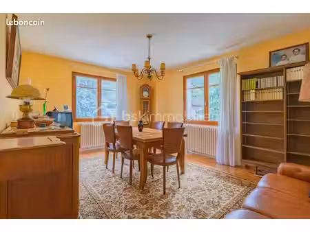 maison 6 pièces 141 m²