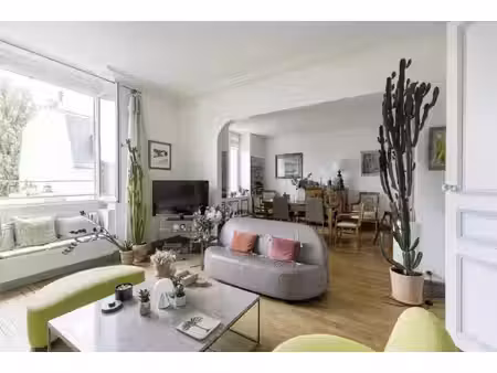 neuilly perronet - voie privée - appartement 3/4 chambres en dernier étage avec studio et 