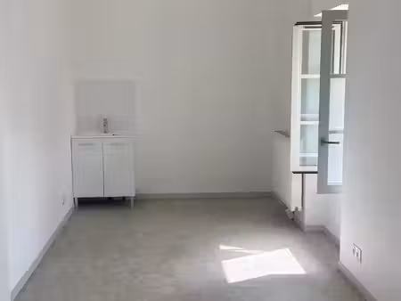 chailly en biere - local professionnel 17.05 m² - maison pluridisciplinaire