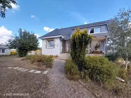 a vendre par blot immobilier lorient - maison à caudan de 182 m² avec vie en rez-de-chauss