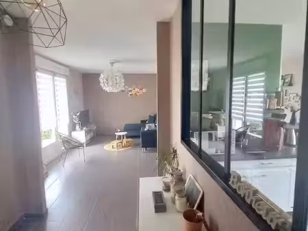 ernée – maison de plain-pied rénovée 88 m² – 3 ch. – jardin  terrasse 60 m² – aucun travau