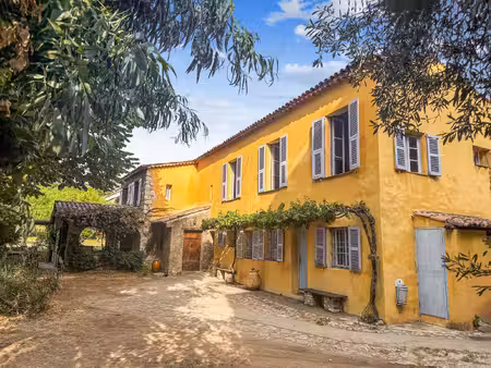 06 st laurent du var mas provençal au centre ville 1450 m² ter